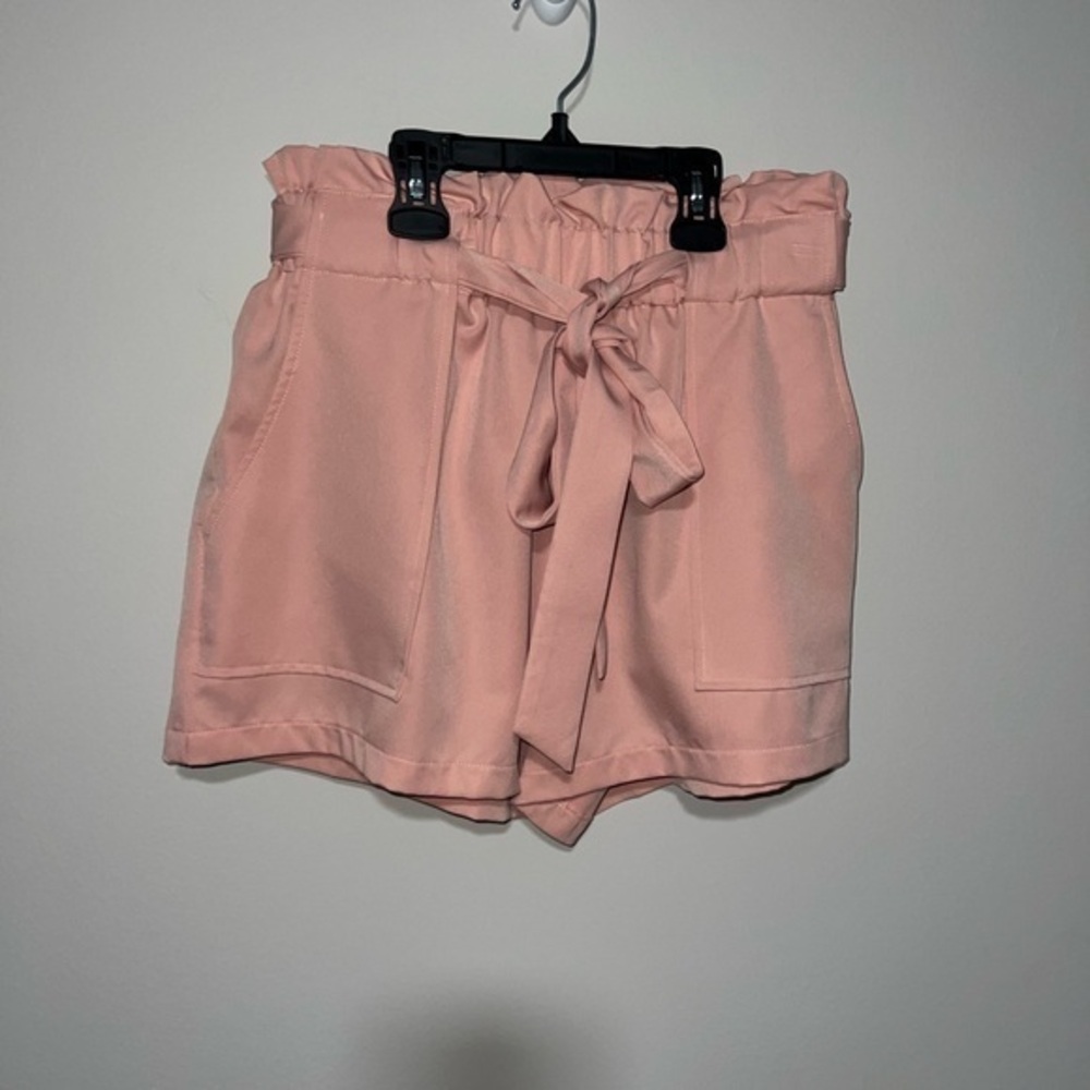 NWOT Light pink stretchy short windsor medium